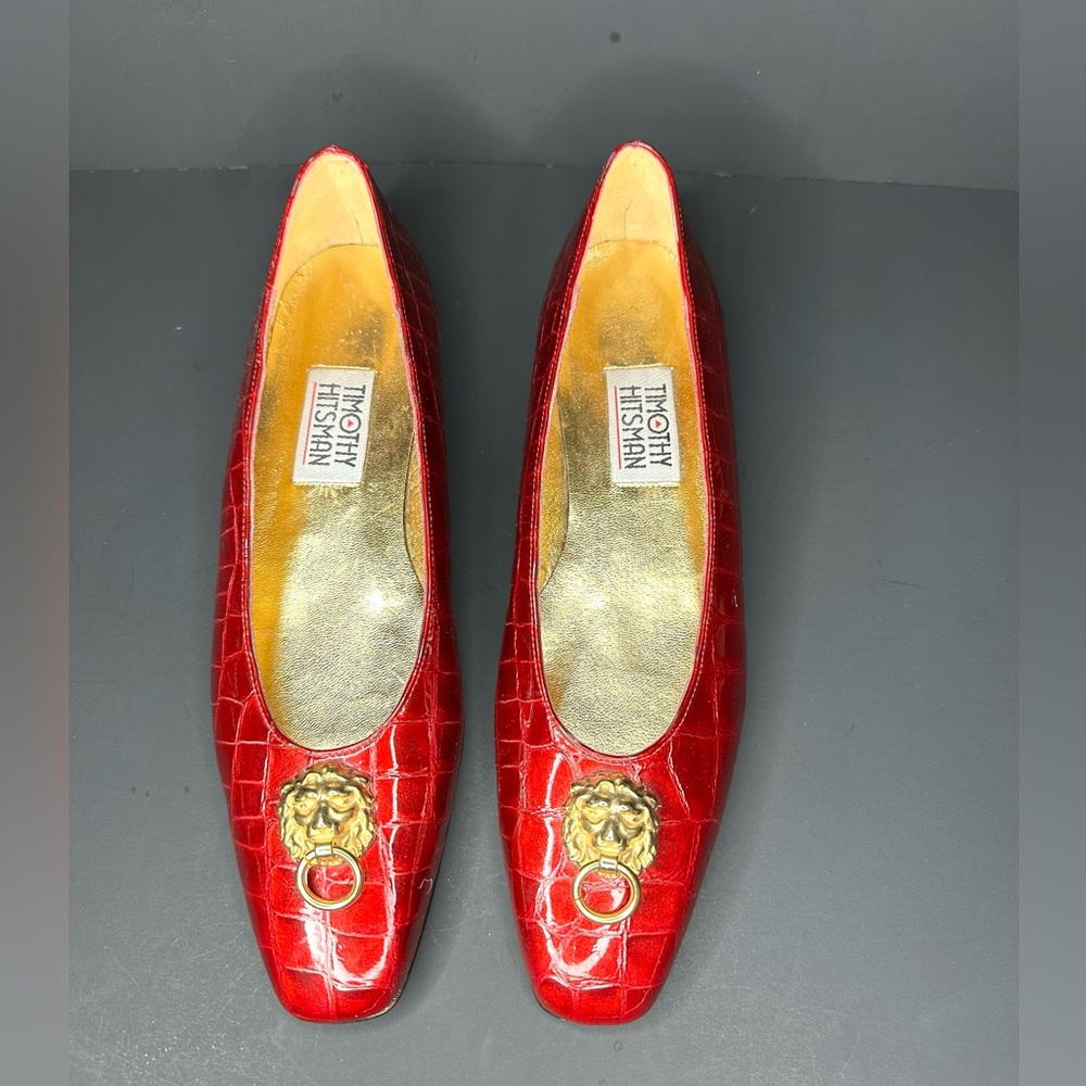 Timothy Hitsman Red Crocodile Lion Doorknocker Flats 9